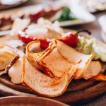 Ako nasoliť bravčovú masť ukrajinským spôsobom v nádobe: budete môcť